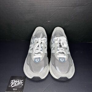 SOLD*** New Balance Light Gray Running Shoes